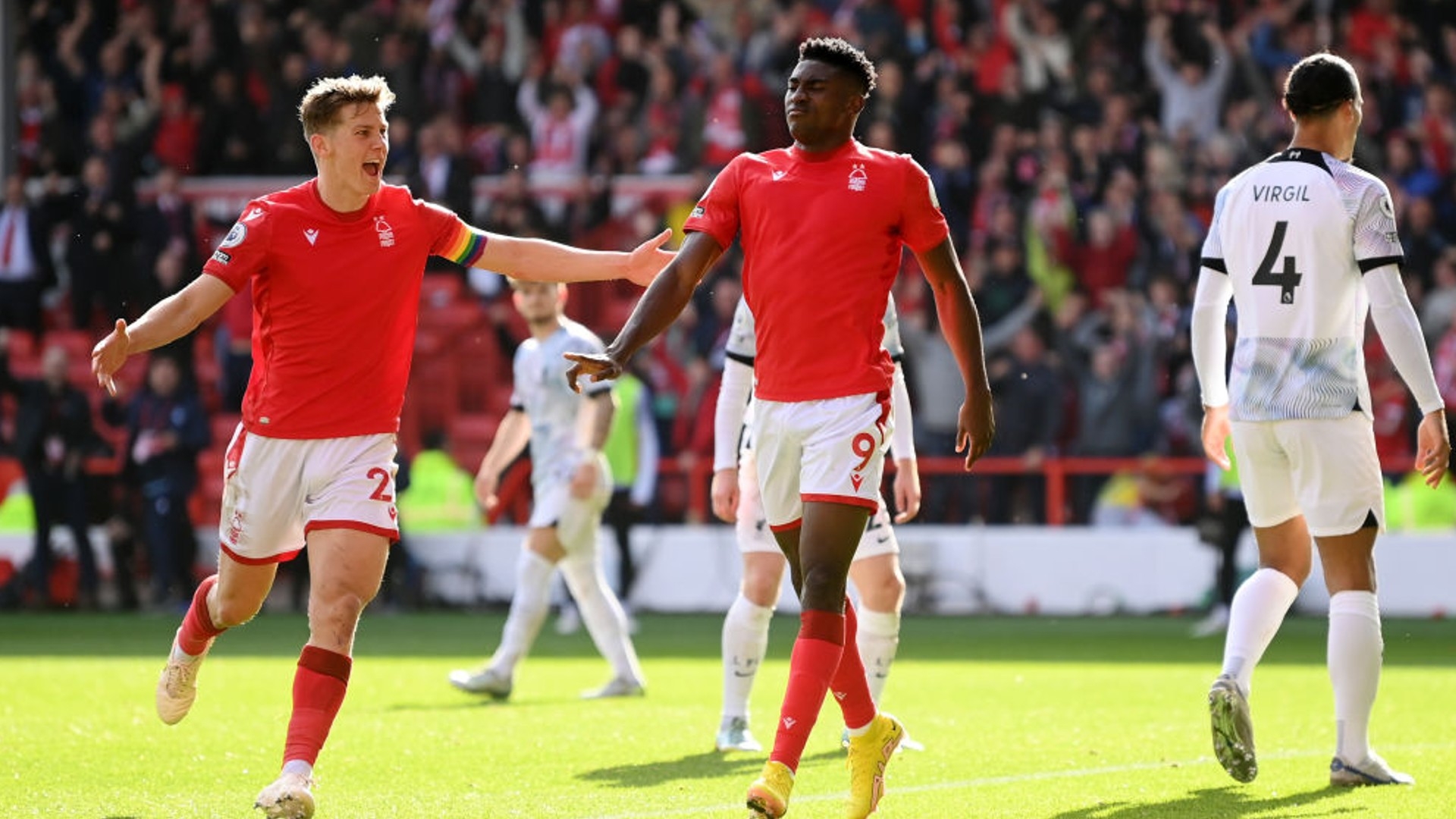 地團結在一 地團結在一